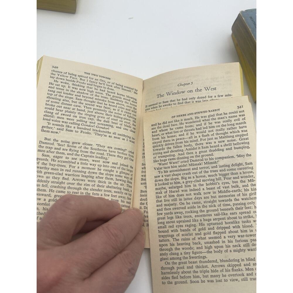 Lord of the Rings JRR Tolkien Box Set 1986 Ballantine 4 Paperback Books, Hobbit - Picture 8 of 16